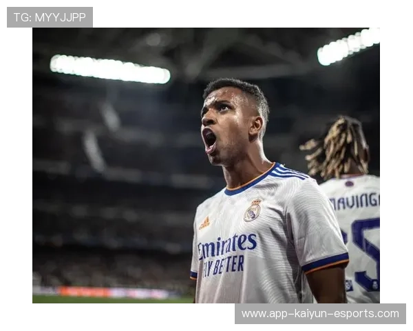 足球排名第二的球星是谁揭秘他的成长经历与成就分析